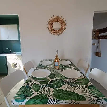 Les Sangliers By Interhome アパート Saint-Raphaël